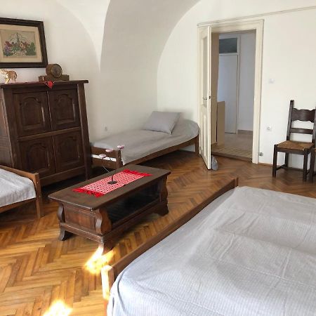 Apartman Becsi Utca Ödenburg Exterior foto